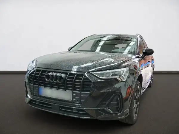 AUDI Q3 S line 45 TFSI e (2/4)