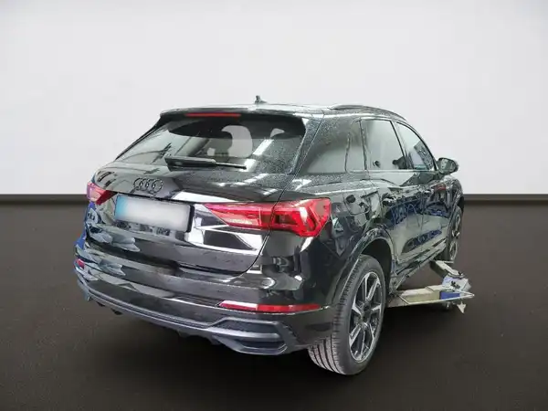 AUDI Q3 S line 45 TFSI e (3/4)