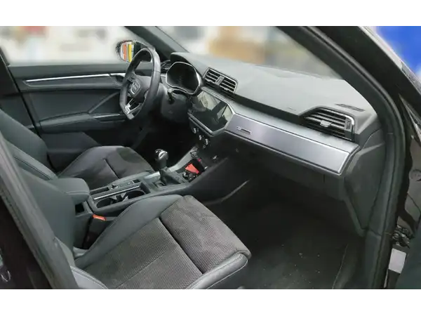 AUDI Q3 S line 45 TFSI e (4/4)