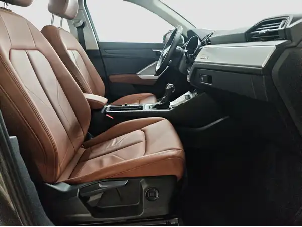 AUDI Q3 40 TSFI quattro (14/16)