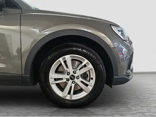 AUDI Q3 40 TSFI quattro (16/16)