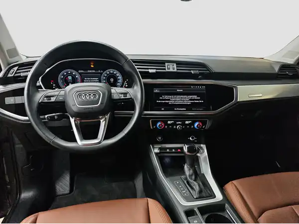 AUDI Q3 40 TSFI quattro (10/16)