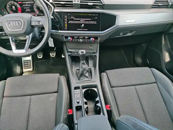 AUDI Q3 S line 35 TFSI Business LED Navi+ Virtual+ (12/16)