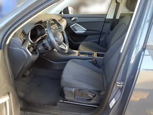 AUDI Q3 35 TDI virtual Business Navi+ connect (6/8)