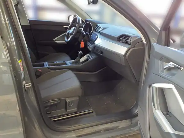 AUDI Q3 35 TDI virtual Business Navi+ connect (7/8)