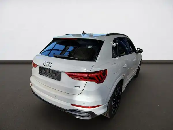 AUDI Q3 S line 40 TDI quattro (3/4)