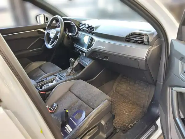 AUDI Q3 S line 40 TDI quattro (4/4)