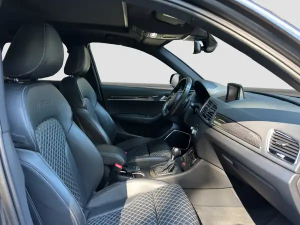 AUDI RSQ3 2.5 TFSI qu el.Sitz Pano Navi+ el.Heck black (15/17)