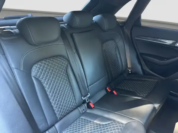 AUDI RSQ3 2.5 TFSI qu el.Sitz Pano Navi+ el.Heck black (16/17)