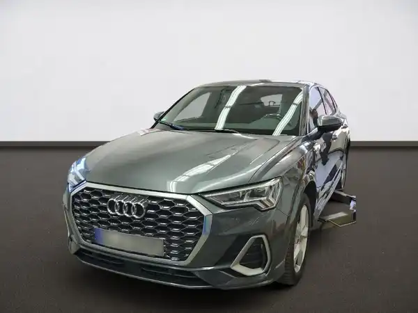 AUDI Q3 Sportback S line 45 TFSI e Hybrid Assist Business Kamera LED (2/4)