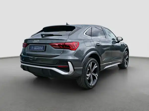 AUDI Q3 Sportback S line 45 TFSI e Hybrid Assist Business Kamera LED (5/17)
