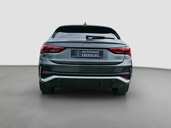 AUDI Q3 Sportback S line 45 TFSI e Hybrid Assist Business Kamera LED (6/17)