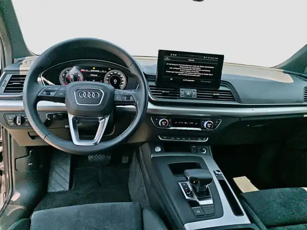AUDI Q5 advanced 45 TFSI qu. 5JGAR Business Tour MATRIX Pano (10/16)
