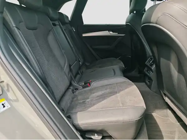 AUDI Q5 55 TFSI e quattro (15/16)