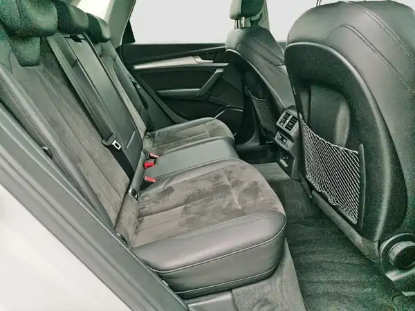 AUDI Q5 40 TDI qu TechSelect Alarm DAB 3xClima AHK (16/17)