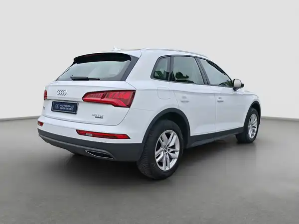AUDI Q5 40 TDI qu TechSelect Alarm DAB 3xClima AHK (5/17)