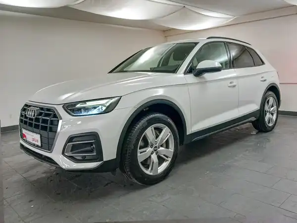 AUDI Q5 50 TFSI e qu Stadt Business virtual Pano Navi+ (2/21)