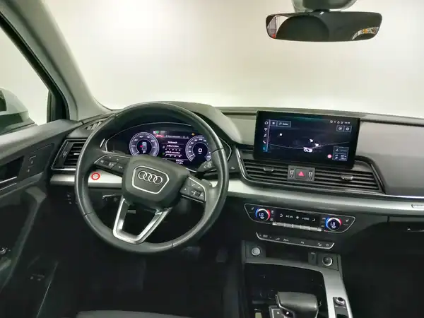 AUDI Q5 50 TFSI e qu Stadt Business virtual Pano Navi+ (12/21)
