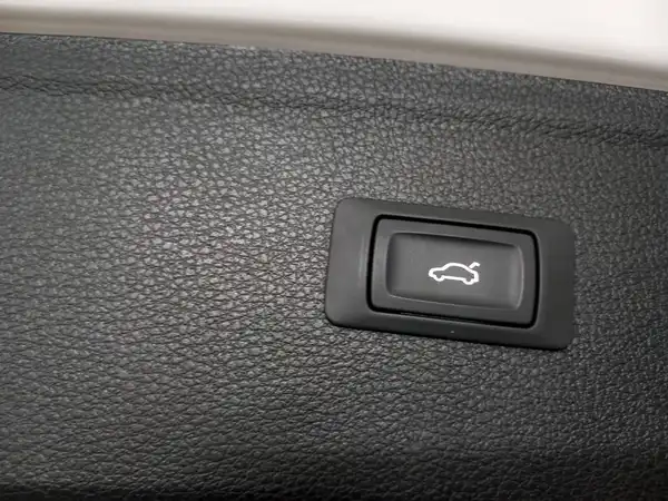 AUDI Q5 50 TFSI e qu Stadt Business virtual Pano Navi+ (15/21)