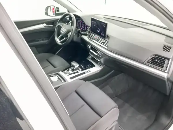 AUDI Q5 50 TFSI e qu Stadt Business virtual Pano Navi+ (16/21)