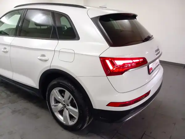 AUDI Q5 50 TFSI e qu Stadt Business virtual Pano Navi+ (20/21)