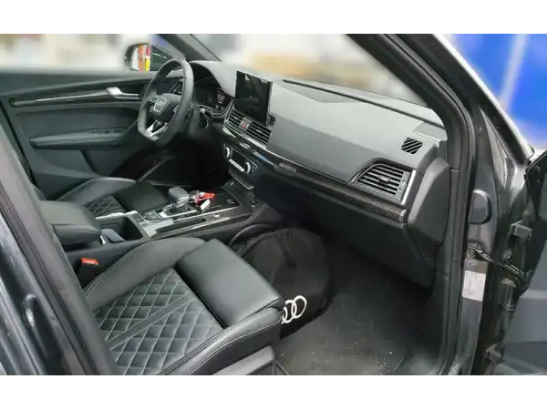 AUDI Q5 S line 50 TFSI e qu Pano black MATRIX AIR (4/4)