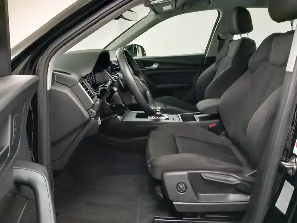 AUDI Q5 50 TFSI e qu Hybrid Stadt Tour ACC Spur virtual (8/18)