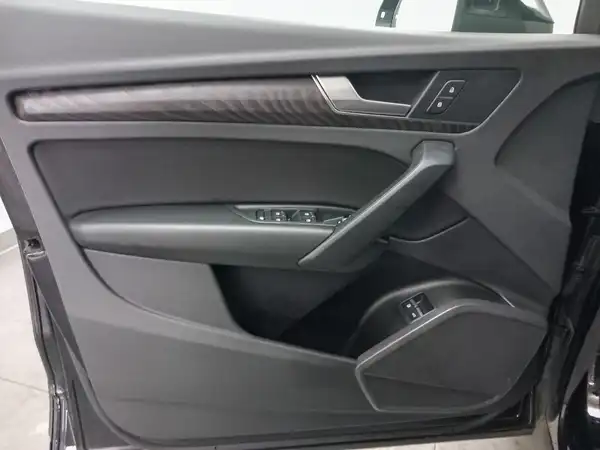 AUDI Q5 50 TFSI e qu Hybrid Stadt Tour ACC Spur virtual (10/18)