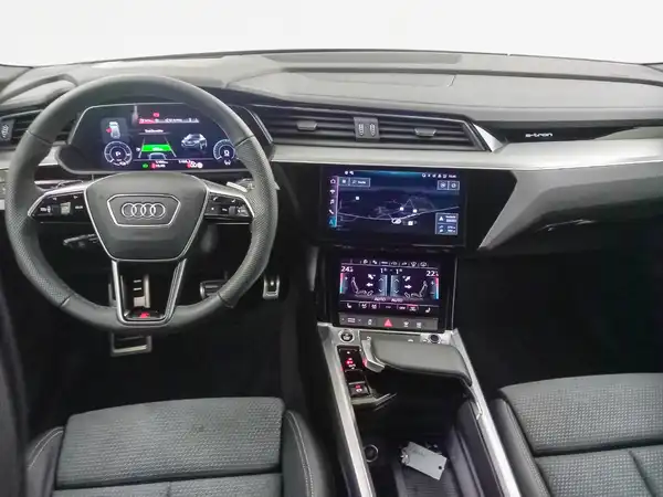 AUDI Q8 e-tron Sportback S line 55 e-qu 5JGar 2xLaden HUD Tour Stadt MTRX (12/20)