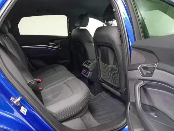 AUDI Q8 e-tron Sportback S line 55 e-qu 5JGar 2xLaden HUD Tour Stadt MTRX (15/20)