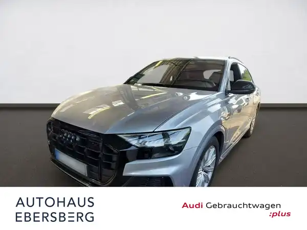 AUDI SQ8 (1/4)