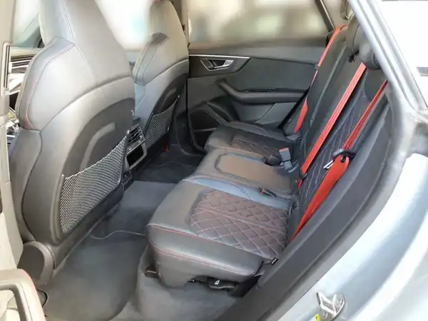 AUDI Q8 50 TDI qu (6/7)
