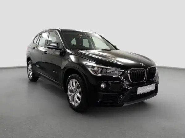BMW X1 sDrive 18i Advantage Business Navi LED LenkHzg (4/17)