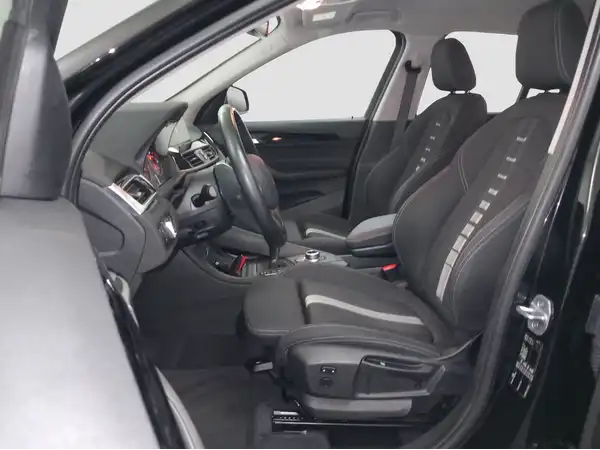 BMW X1 sDrive 18i Advantage Business Navi LED LenkHzg (8/17)