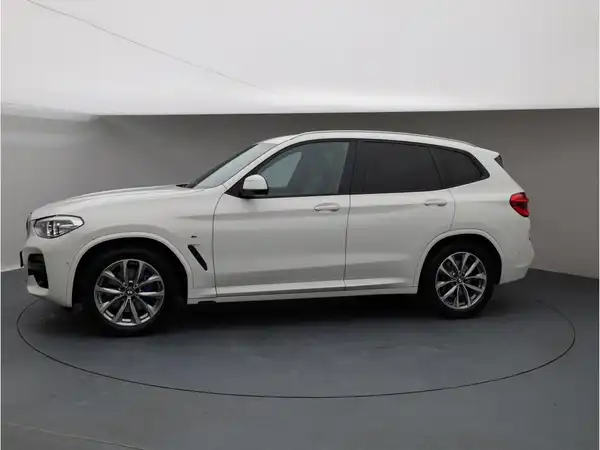BMW X3 xDrive30i (2/26)