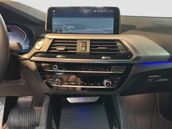 BMW X4 xDrive 30 i Advantage Business HUD Kamera (12/17)