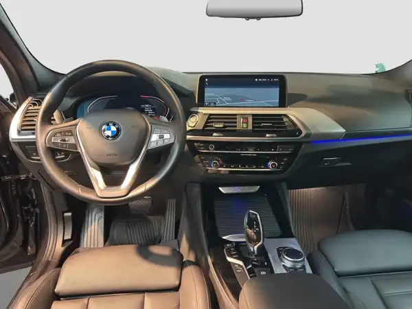 BMW X4 xDrive 30 i Advantage Business HUD Kamera (10/17)