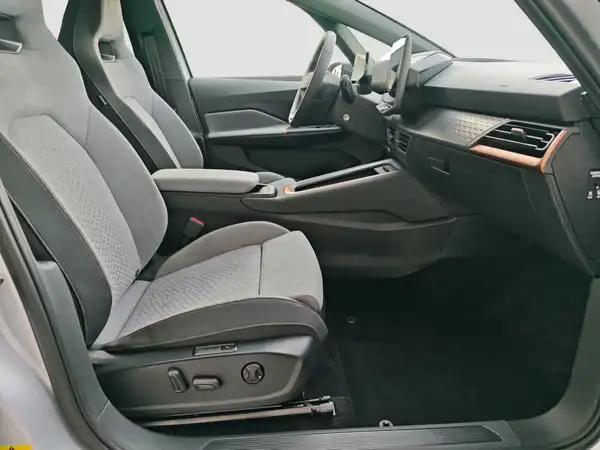 CUPRA Born Edition Dynamic 170 KW (14/16)
