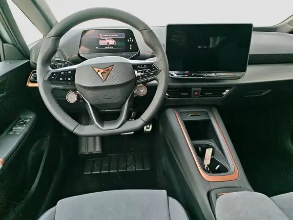 CUPRA Born Edition Dynamic 170 KW (9/16)