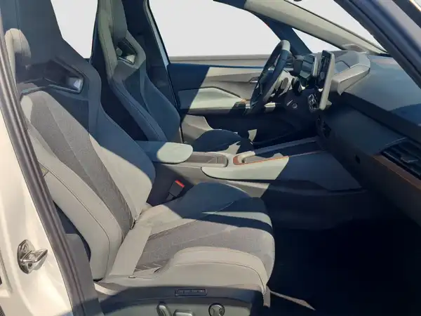 CUPRA Born VZ 240 KW 79 kWh (15/17)