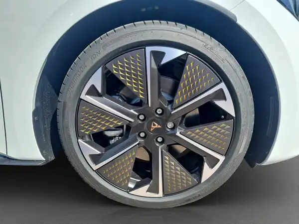 CUPRA Born VZ 240 KW 79 kWh (17/17)
