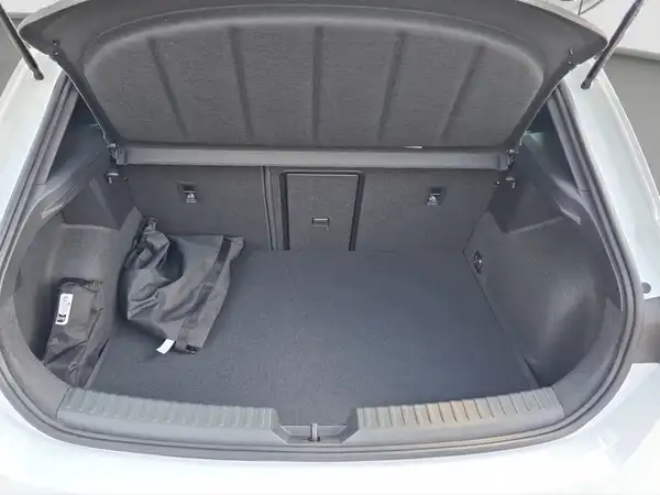 CUPRA Leon 1.5 eHybrid 150 KW DSG (13/17)