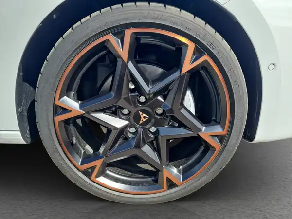 CUPRA Leon 1.5 eHybrid 150 KW DSG (17/17)