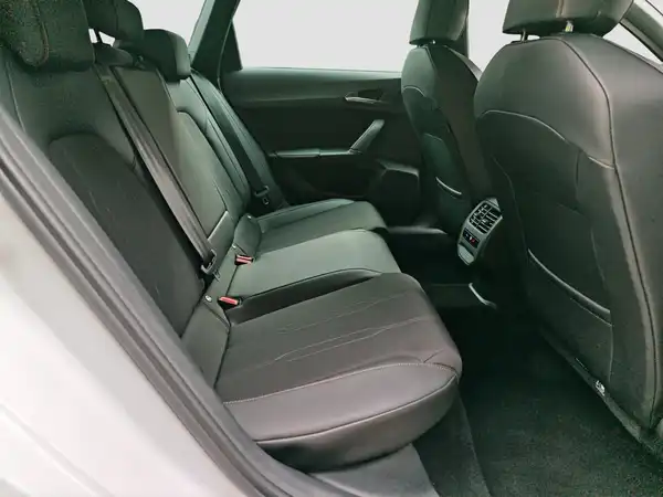 CUPRA Leon Sportstourer 1.5 eTSI ACC Navi Kamera Winter (15/16)