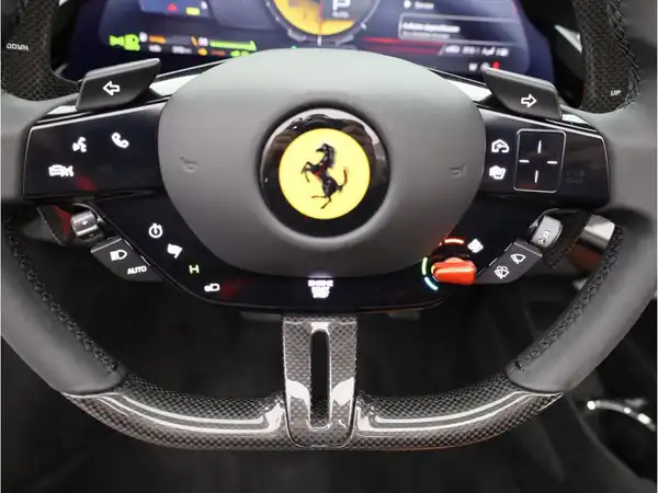 FERRARI SF90 (12/24)