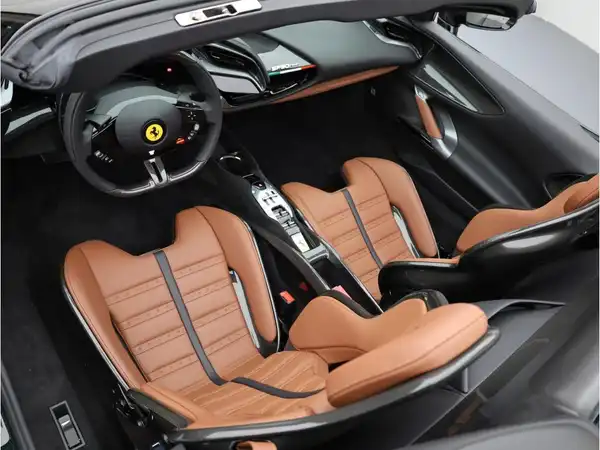 FERRARI SF90 (16/24)