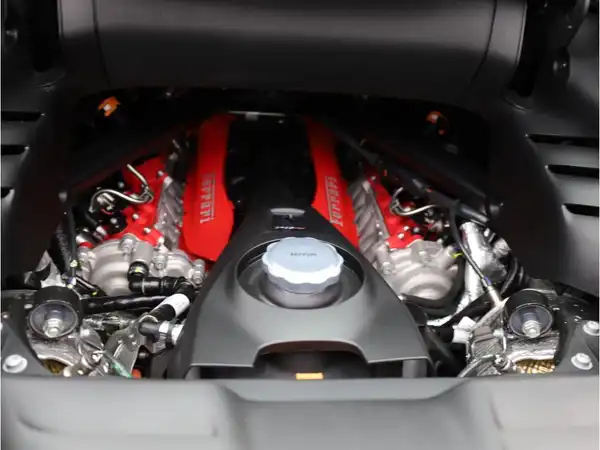 FERRARI SF90 (17/24)
