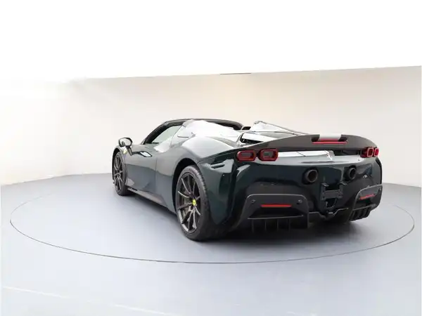FERRARI SF90 (4/24)
