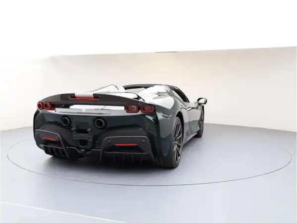FERRARI SF90 (5/24)