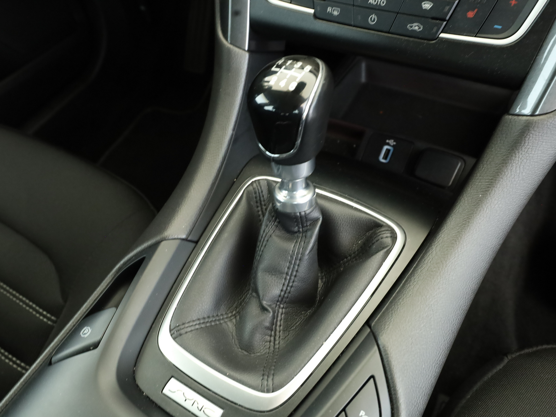 FORD Mondeo Turnier 1.5Eco (16/30)